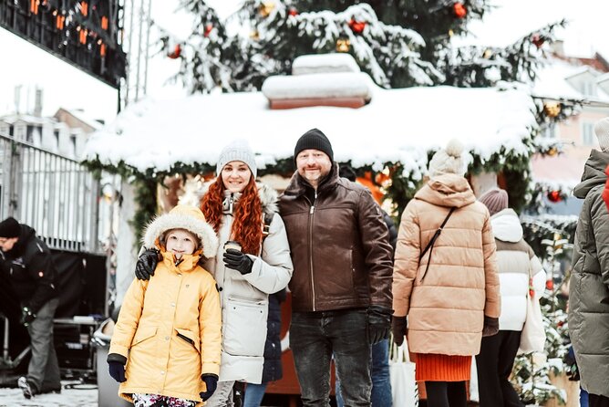 1H Private Photoshoot in Old Town of Riga - Vecriga: historic streets with Christmas atmosphere
