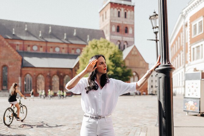 1H Private Photoshoot in Old Town of Riga - Is $139.68 good value for your group?