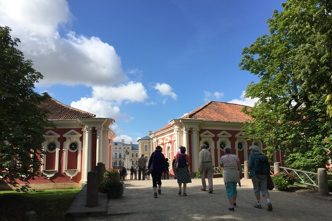 2 countries! Hill of Crosses, Rundale Palace and Bauska castle - Why This Riga Day Trip Works