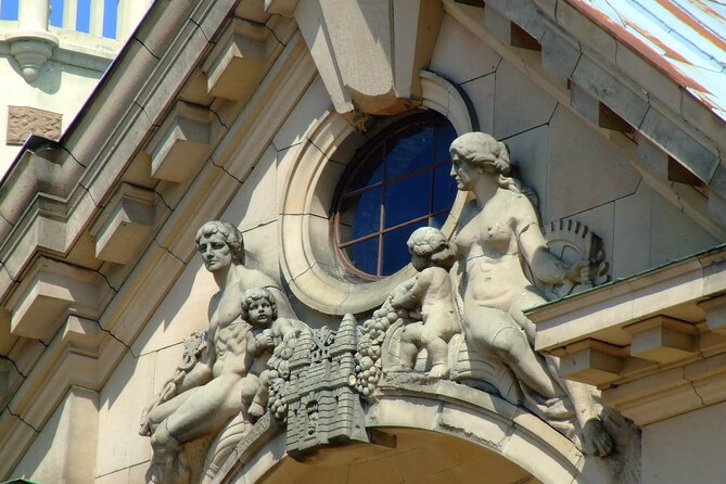 2 Hours Walking Tour in Legends and Secret of Riga's Old Town - Architecture takes the spotlight at the Stock Exchange and Three Brothers