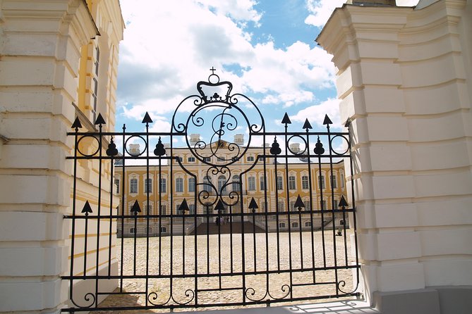 Group Day trip to Rundale Palace, Hill of Crosses & Bauska Castle - Booking, cancellation, and final practical advice