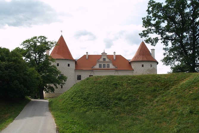 Group Day trip to Rundale Palace, Hill of Crosses & Bauska Castle - Bauska Castle: medieval walls between two rivers