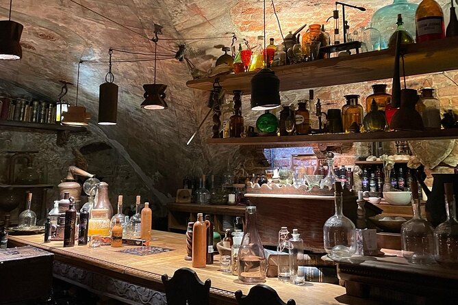 Medieval Experience: Guided Sightseeing and Food Tasting - Starting beside St. Peter’s Church in Riga
