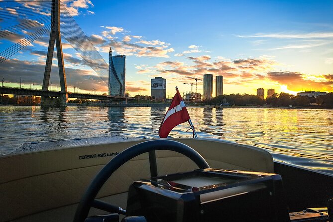 Private Boat Tour experience in Riga (City Canal and Daugava) - From Central Station to the market district