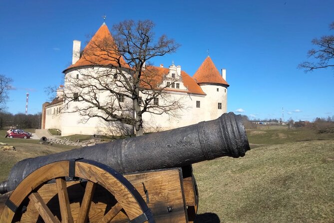 Private Full-Day Trip to Hill of Crosses, Rundale Palace & Bauska - Who should book this day trip?