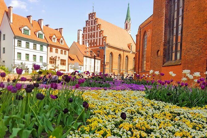 Private Riga Old Town Walking Tour - Town Hall Square and the stories behind the façades