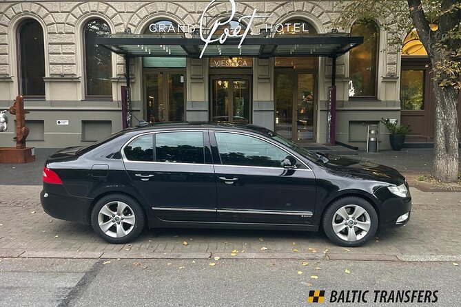 Private Transfer from Hotel to Riga Airport with English speaking driver - What happens in the hotel lobby