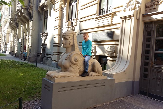 Riga Art Nouveau walking tour - Group Size, Pace, and Comfort