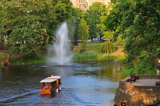 Riga Canal and Daugava Boat Tour with Welcome Drink & Audio Guide - Choosing the welcome drink