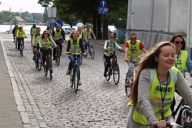 Riga Highlights Bike Tour - Why a bicycle is a smart way to see Riga