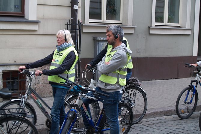 Riga Highlights Bike Tour - Vērmane Garden offers monuments in a central green space