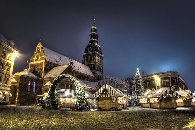 Riga Old Town Walking Tour in a Small Group - Architecture, details, and time for photographs