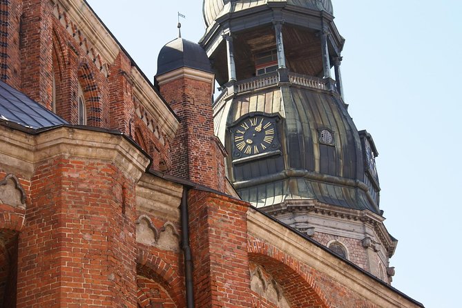 Riga Old Town Walking Tour in a Small Group - Small group size and walking demands