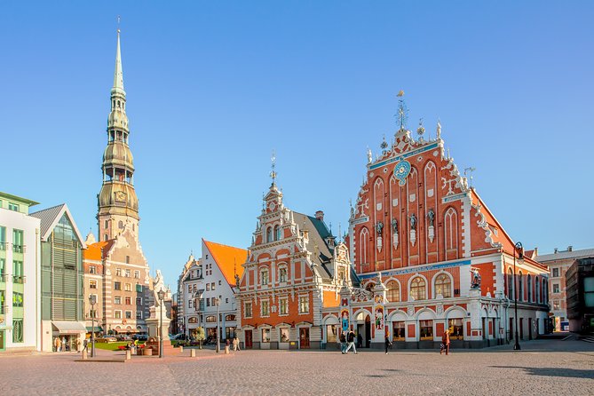 Riga Private Walking Tour - The Statue of Roland and Riga’s civic center