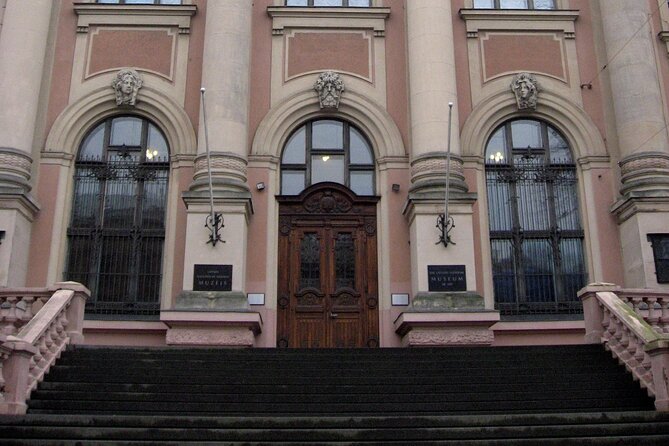 Riga's Architecture: A self-guided audio tour of the city's art nouveau history - Elizabetes 10b and the first lesson in decoration