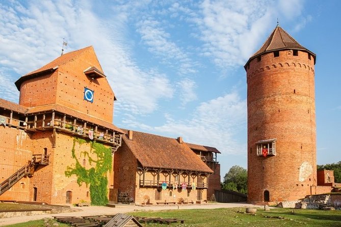 Riga to Tallinn - Sightseeing transfer - Who should book this Riga to Tallinn route