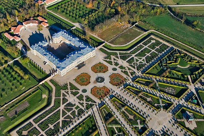 Riga to Vilnius - Sightseeing transfer - Bauska Castle and its two very different sections