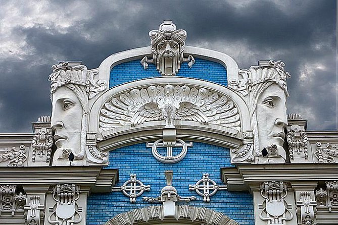 Riga walking guided Sightseeing tour - Old Town: one hour among Riga’s main squares