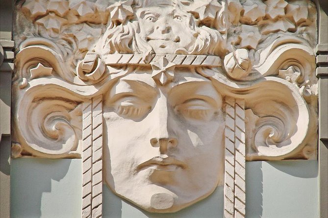 Riga walking guided Sightseeing tour - Guides who make the difference