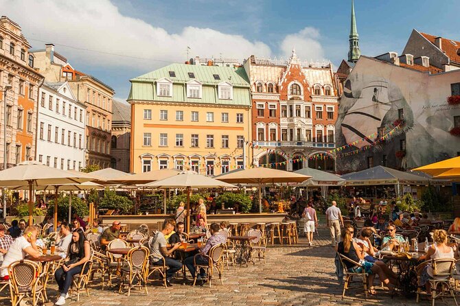 Riga walking guided Sightseeing tour - Strēlnieku iela and Riga’s Art Nouveau address book