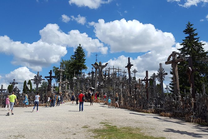 Tour from Riga to Vilnius: Bauska Castle, Rundale Palace and The Hill of Crosses - Key details before you book